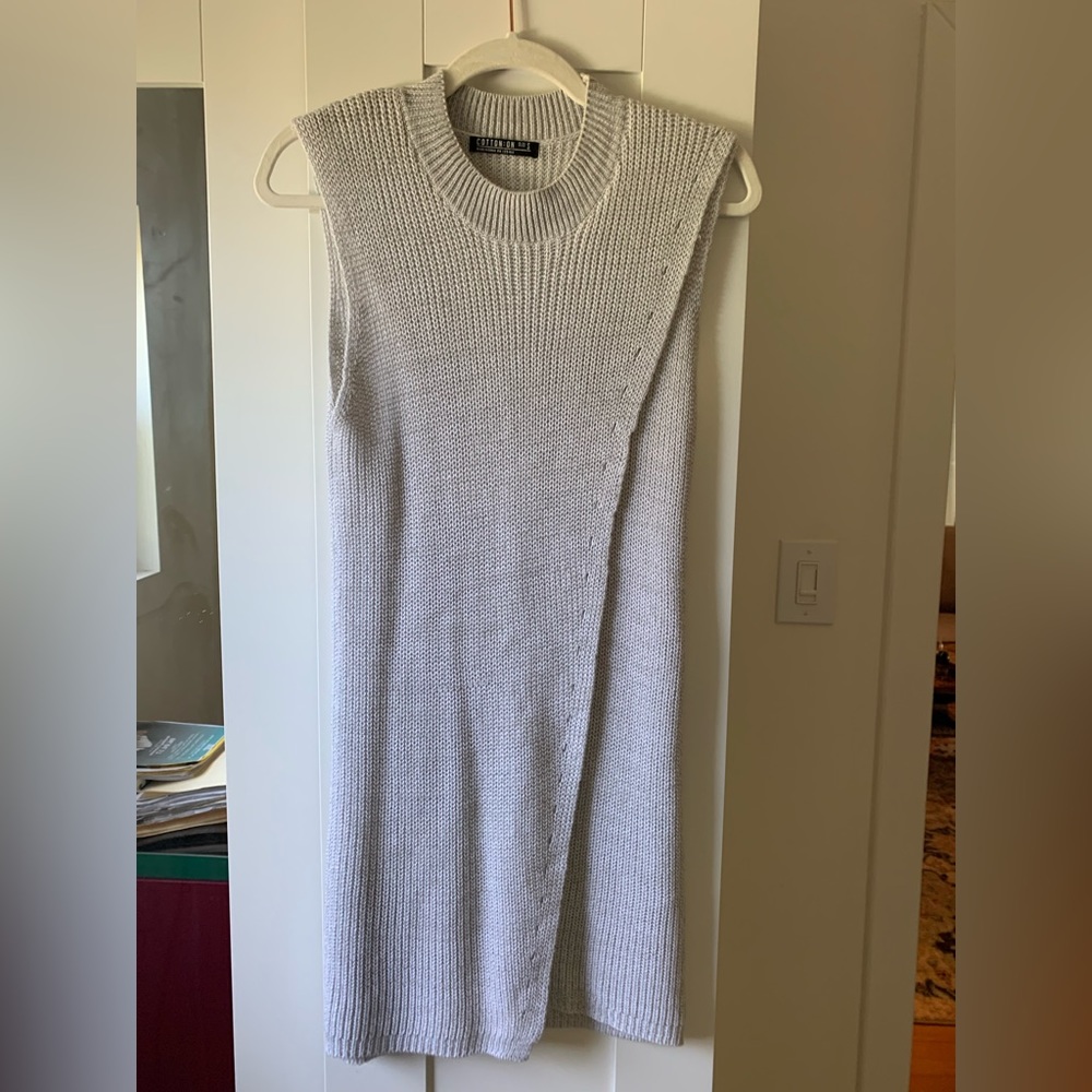NOT FOR SALE Cotton On Gray Sleeveless Tunic Sweater